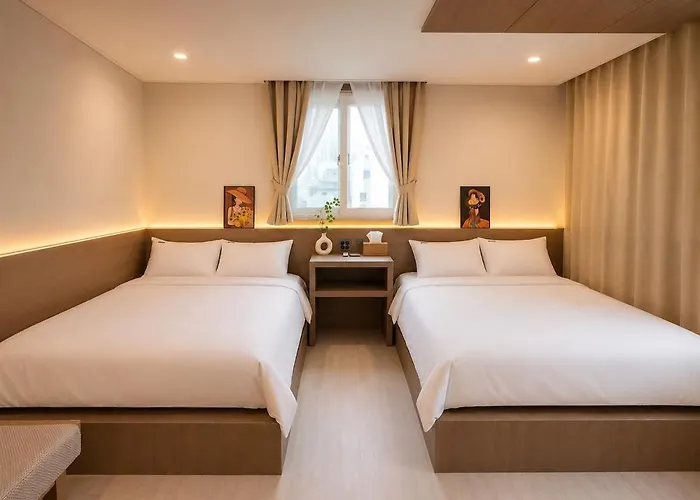 Appartamento 1 Stop From Seomyeon 1 Minute Walk From Jeonpo Station 97 Square Meter Private 4 Queen Beds 2 Bathrooms *