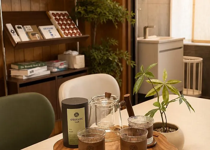 Appartamento 1 Stop From Seomyeon 1 Minute Walk From Jeonpo Station 97 Square Meter Private 4 Queen Beds 2 Bathrooms